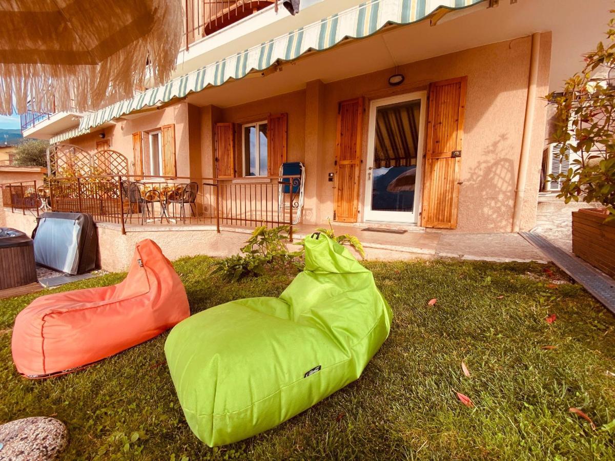 Appartamenti Iride Brenzone sul Garda Luaran gambar