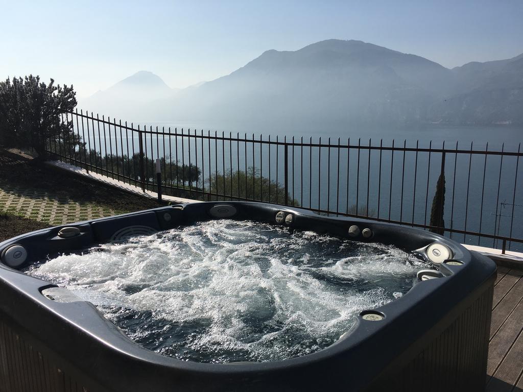 Appartamenti Iride Brenzone sul Garda Luaran gambar