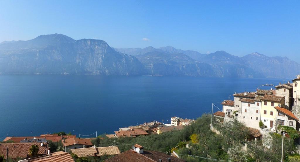 Appartamenti Iride Brenzone sul Garda Luaran gambar