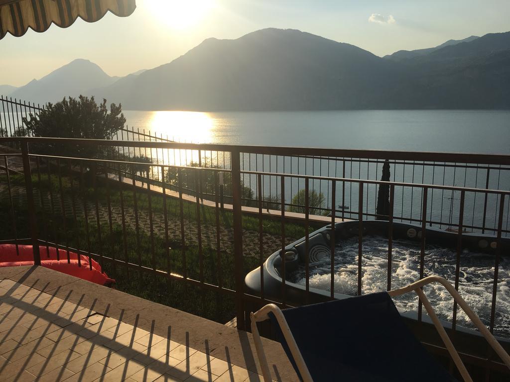Appartamenti Iride Brenzone sul Garda Luaran gambar