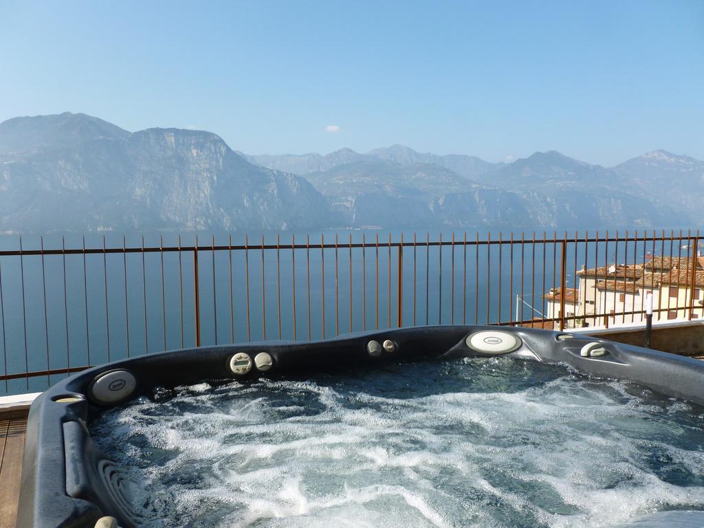 Appartamenti Iride Brenzone sul Garda Luaran gambar