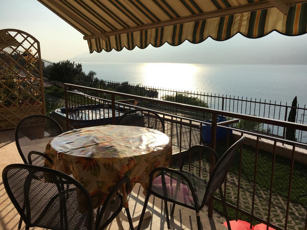 Appartamenti Iride Brenzone sul Garda Luaran gambar